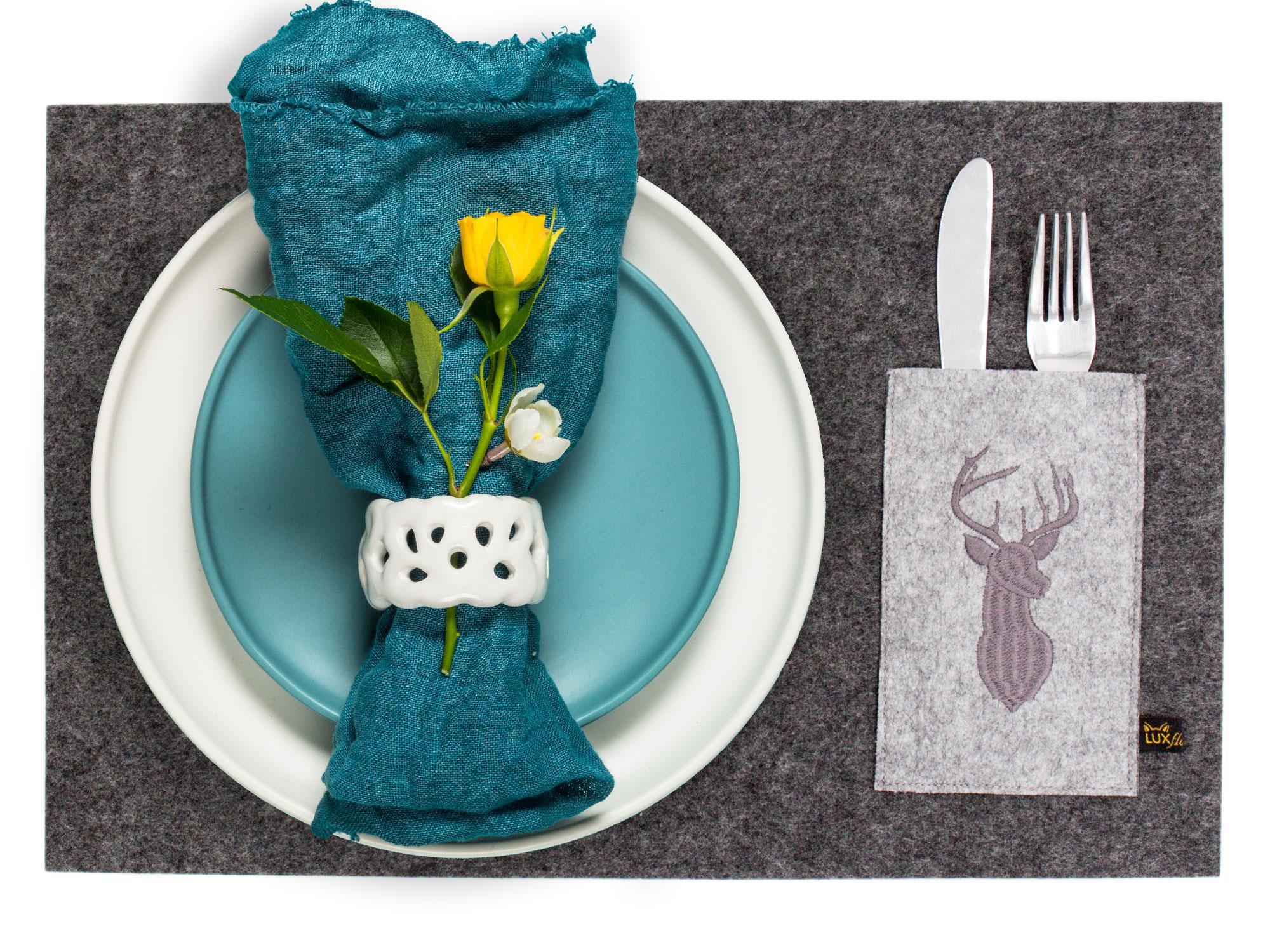 Platzmatten mit Bestecktasche und Hirsch Einstickung, 6er Set, dunkelgrau (LX1935-6er)